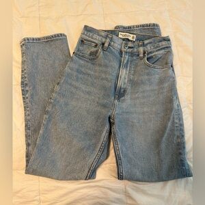 Abercrombie & Fitch Ultra High Rise Ankle Straight Jeans Light Wash